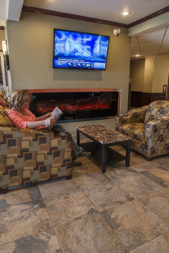 Service Plus Inns And Suites Grande Prairie Bagian luar foto
