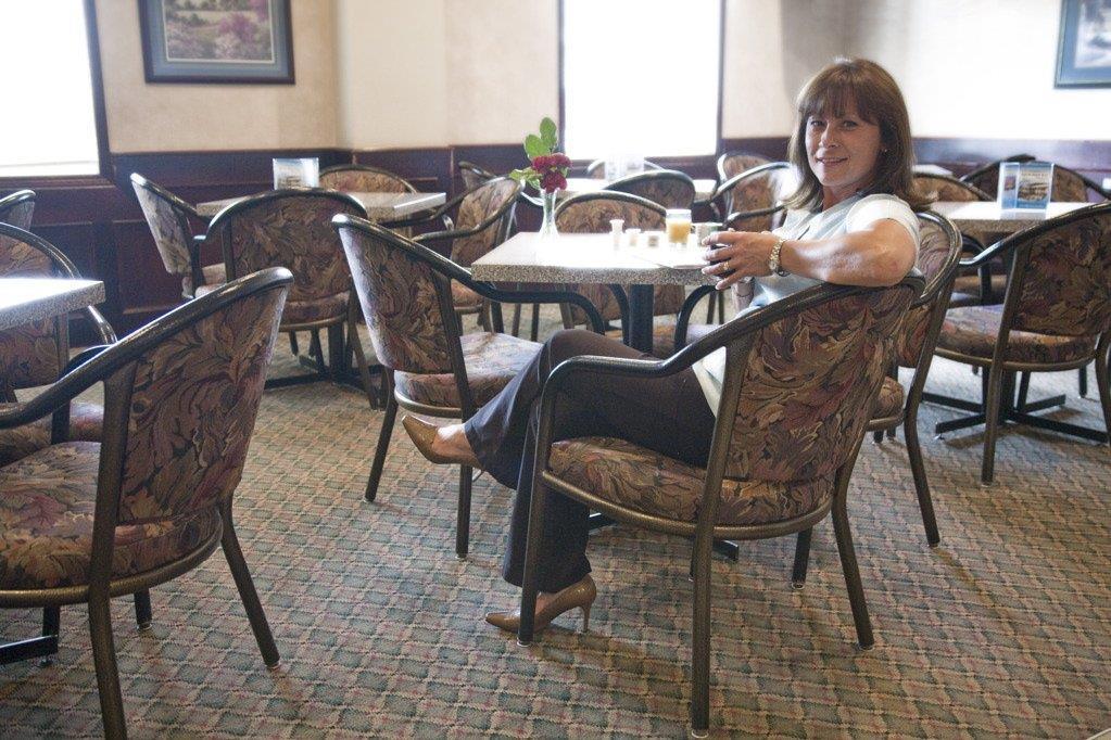 Service Plus Inns And Suites Grande Prairie Restoran foto
