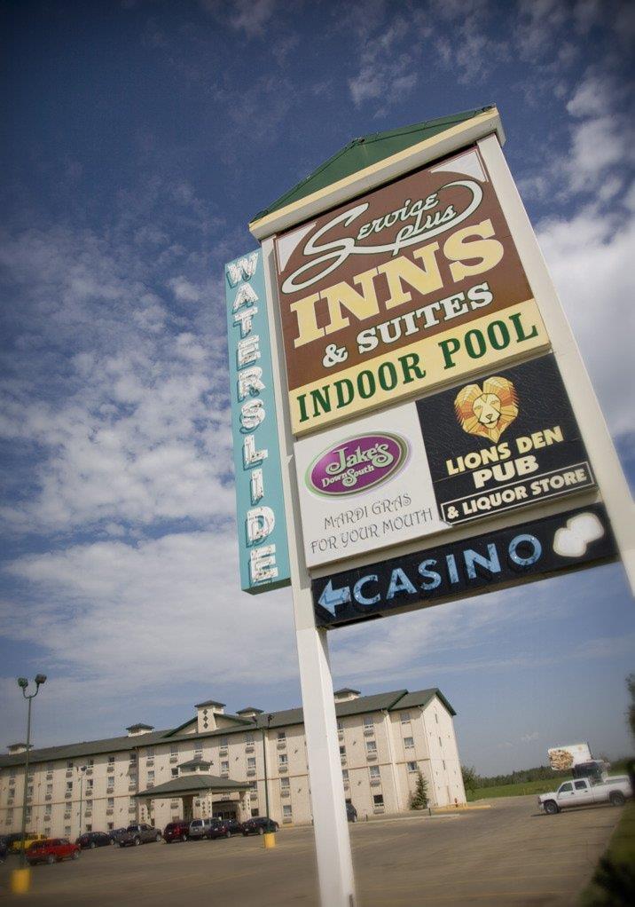 Service Plus Inns And Suites Grande Prairie Bagian luar foto